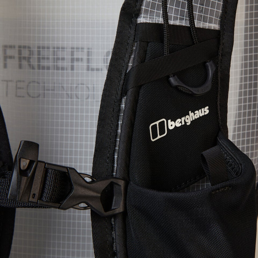 unisex freeflow 24l pack greyblack berghaus