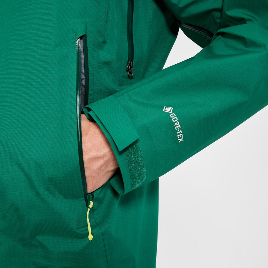 mens summit seeker gore-tex jacket - green berghaus
