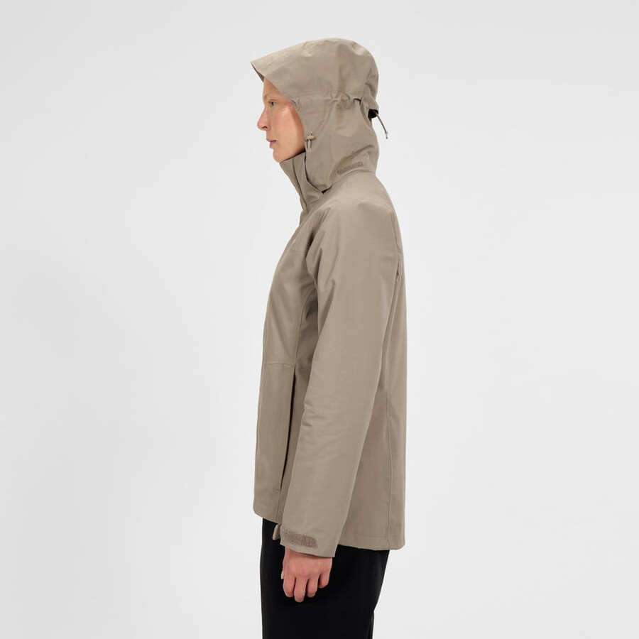 womens hillwalker 2.0 interactive gore-tex waterproof jacket - natural berghaus